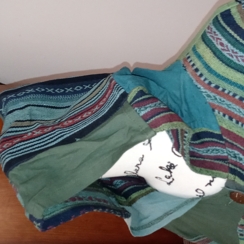 Poncho - Picture 7 of 7